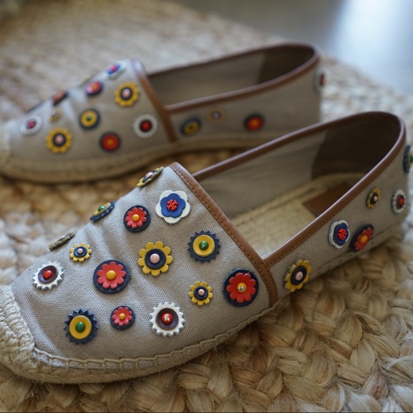 Tory Burch
Marguerite Floral Canvas Espadrille Fla - Picture 2 of 8